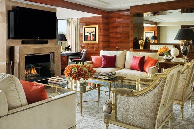 Four Seasons Lounge