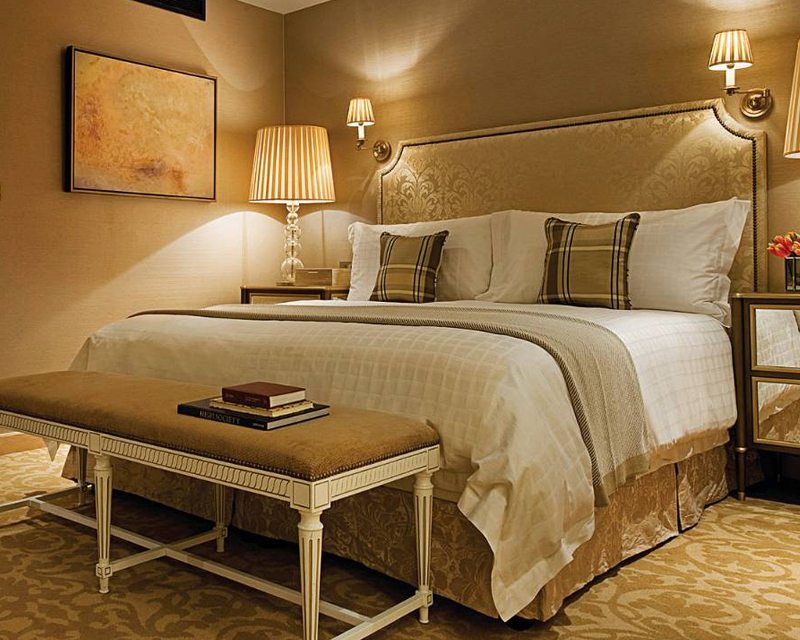 Four Seasons Hotel Room