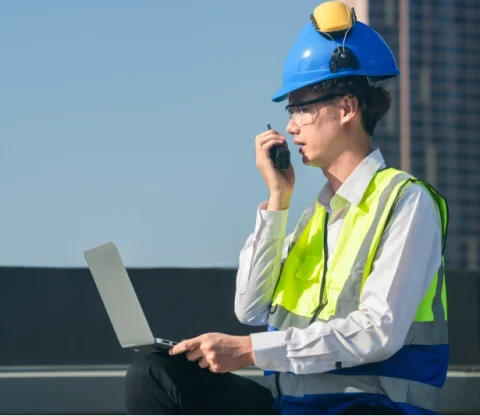 Using the Motorola R5 Two-Way Radio for Emergency Preparedness and Safety featured image